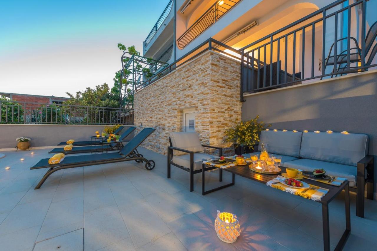 Villa Seaview With Pool - Apartment Yellow Trogir Eksteriør bilde